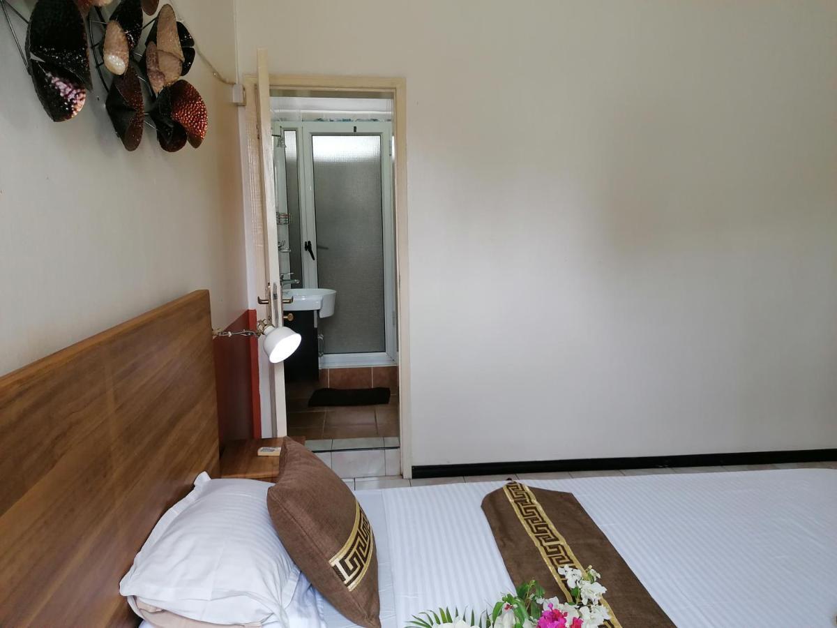 Les Camelias Ground Floor Apartment Flic en Flac ภายนอก รูปภาพ